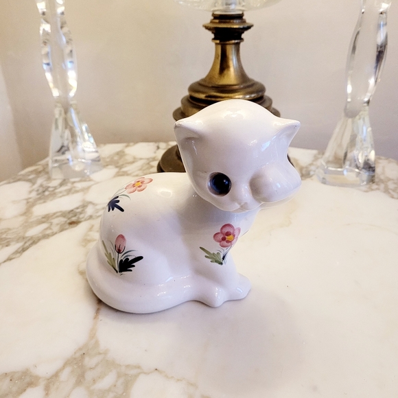 Alcobaca Porcelain Cat - Picture 1 of 6